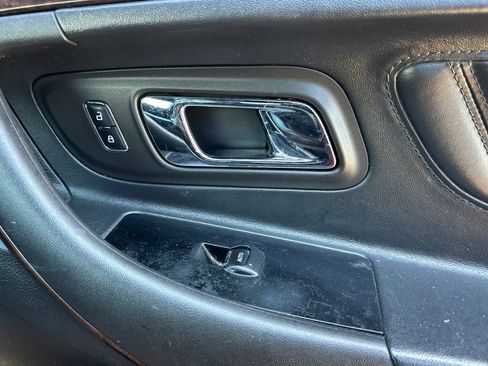 Used 2014 Ford Taurus Limited FWD image 18