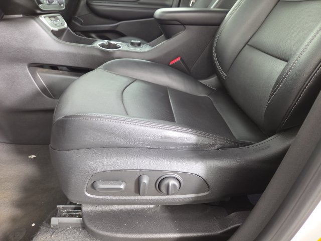 Used 2023 GMC Terrain SLT w/ Tech Package AWD/4WD image 30