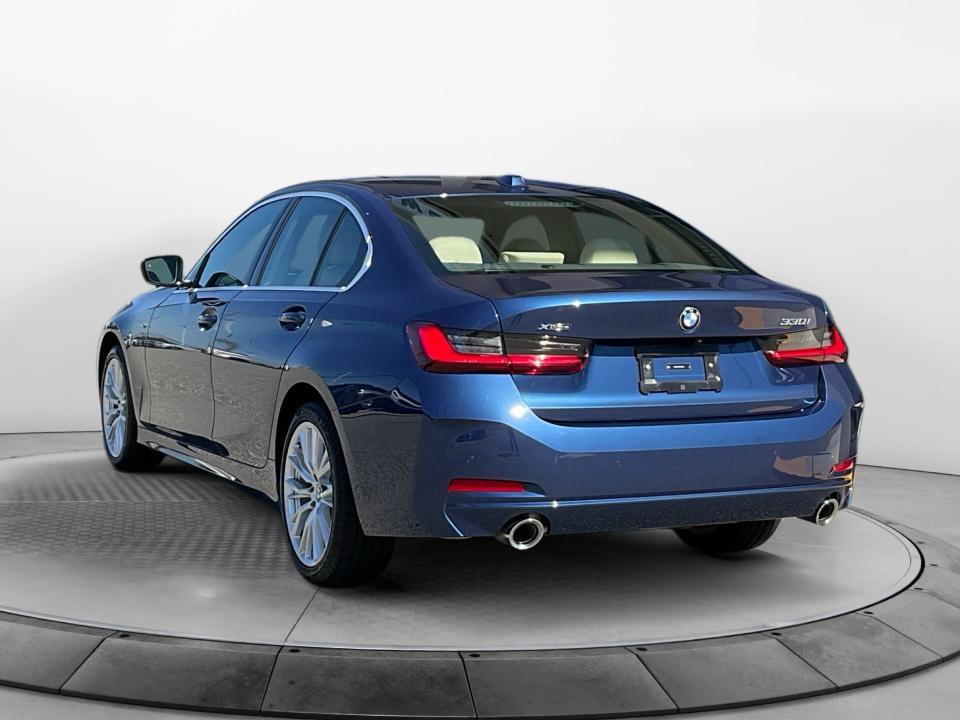 Used 2024 BMW 330i xDrive Sedan w/ Premium Package AWD/4WD image 5