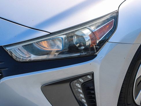 Used 2019 Hyundai Ioniq SEL image 5