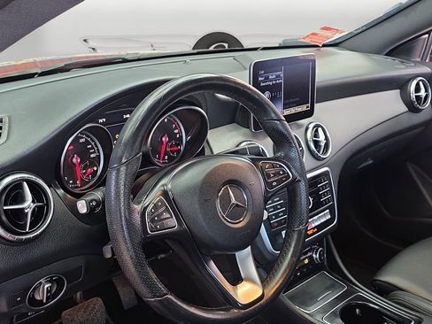 Used 2019 Mercedes-Benz CLA 250 image 10