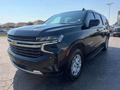 Used 2023 Chevrolet Suburban LT AWD/4WD image 10