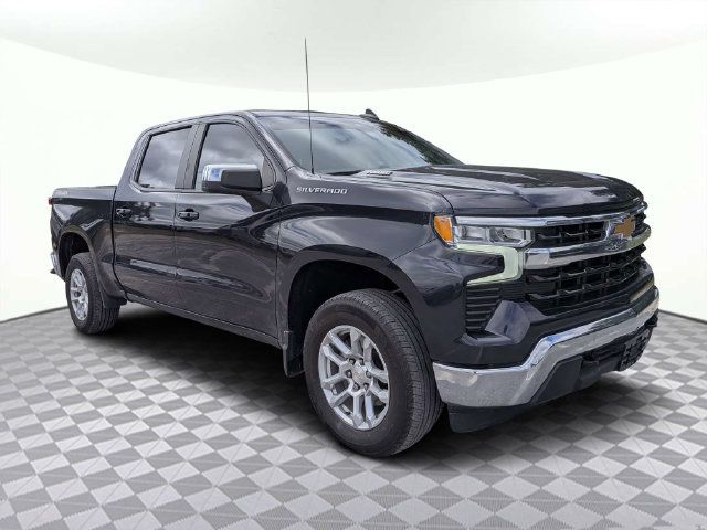 Used 2023 Chevrolet Silverado 1500 LT AWD/4WD image 2