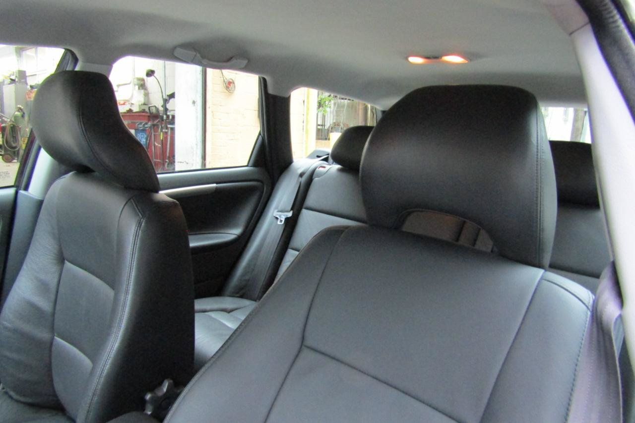 Used 2002 Volvo V40 FWD image 39