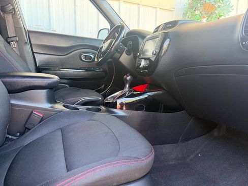 Used 2018 Kia Soul + FWD image 16