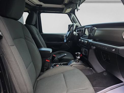 Used 2018 Jeep Wrangler Unlimited Sport S AWD/4WD image 16