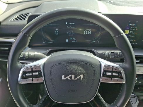 Certified 2023 Kia Telluride S w/ S Sunroof Package AWD/4WD image 20