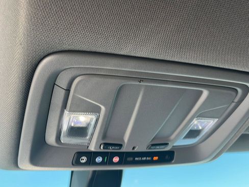 Used 2021 Chevrolet Silverado 1500 LT AWD/4WD image 18