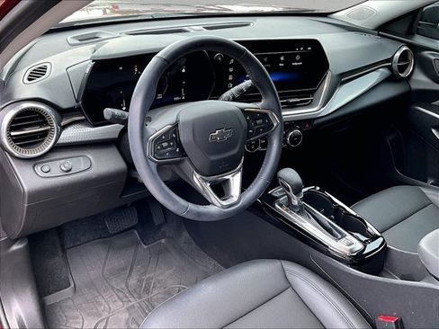 Used 2024 Chevrolet Trax ACTIV FWD image 14