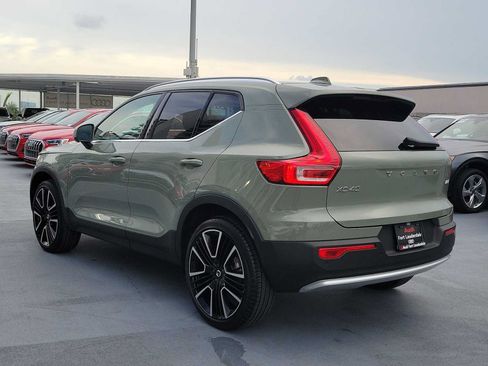 Used 2024 Volvo XC40 B5 Ultimate w/ Protection Package Premier AWD/4WD image 4