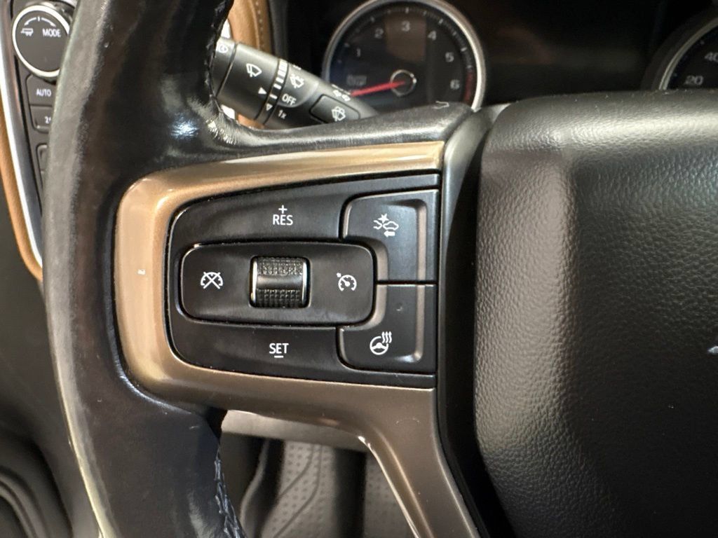 Used 2021 Chevrolet Silverado 1500 High Country w/ Technology Package AWD/4WD image 24