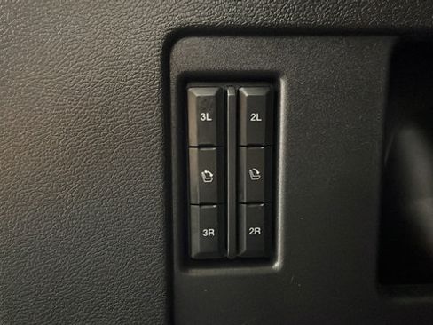 Used 2024 Ford Expedition Platinum AWD/4WD image 28