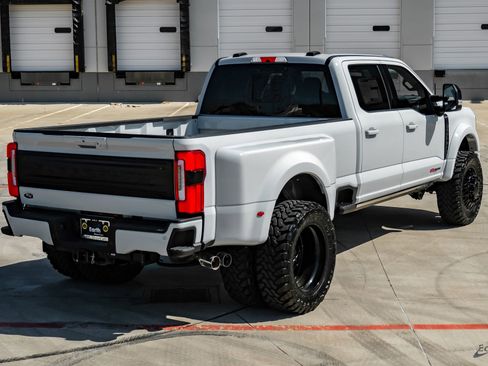 Used 2026 Ford F450 Platinum w/ FX4 Off-Road Package AWD/4WD image 19