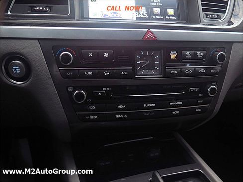Used 2015 Hyundai Genesis 3.8 image 9