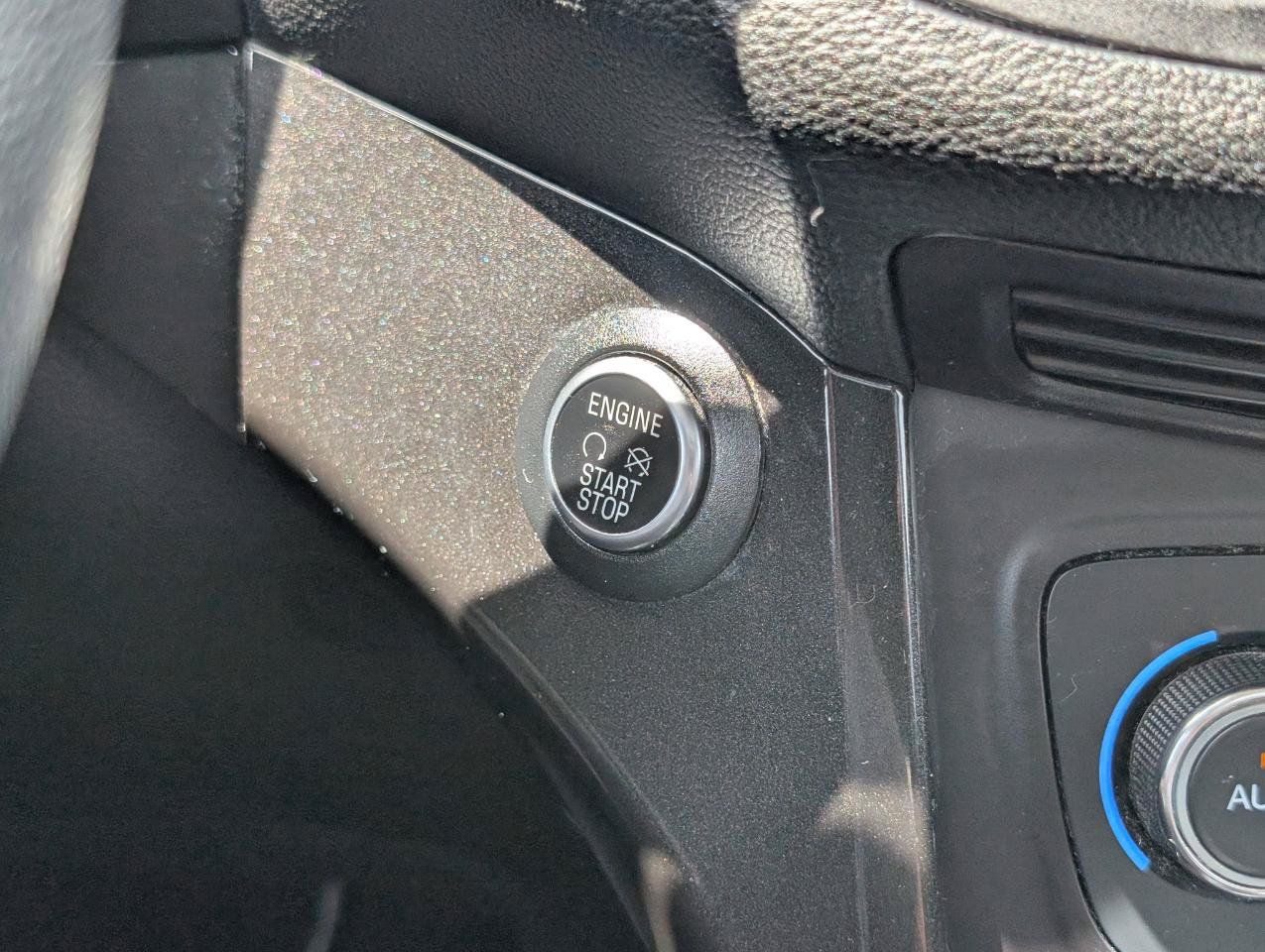 Used 2017 Ford Escape Titanium AWD/4WD image 25