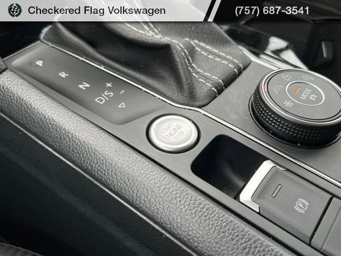 Used 2023 Volkswagen Atlas Cross Sport SE AWD/4WD image 43