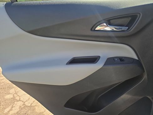 Used 2018 Chevrolet Equinox LT image 26