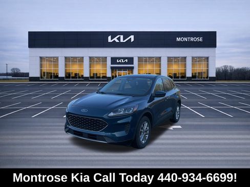 Used 2020 Ford Escape SE image 1