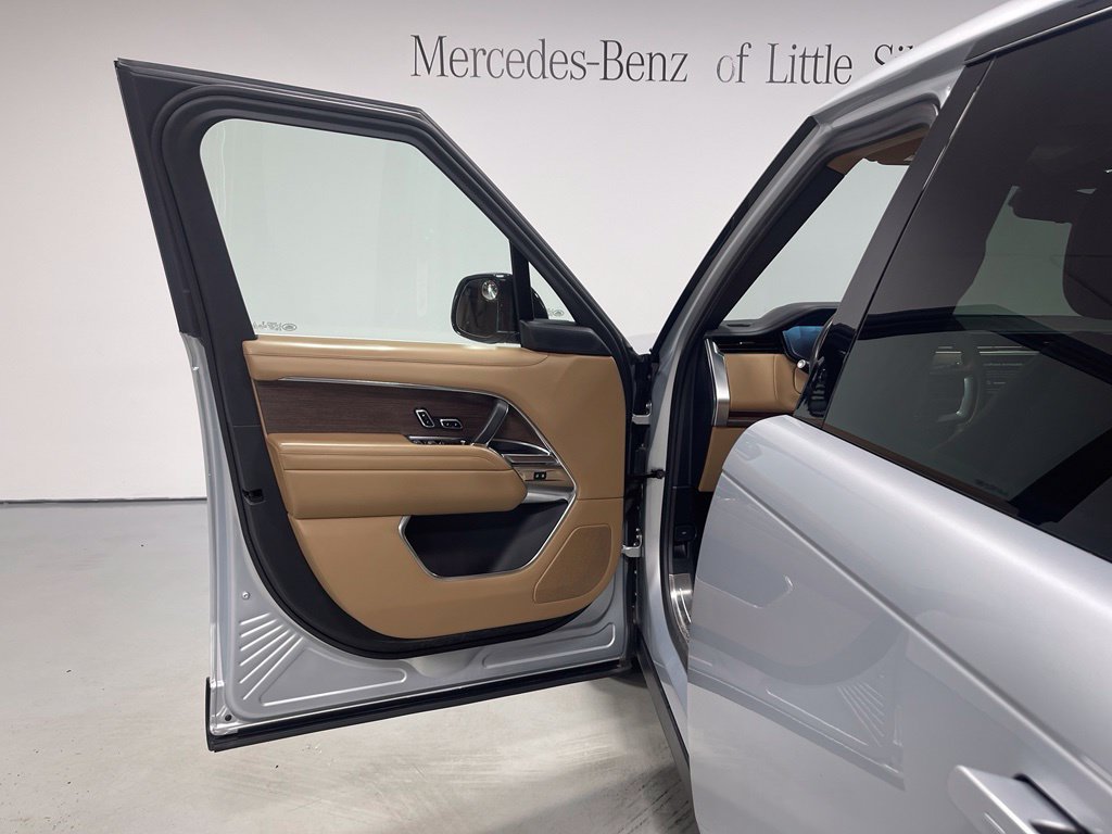 Used 2023 Land Rover Range Rover Autobiography AWD/4WD image 17