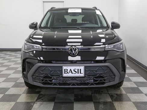 New 2025 Volkswagen Taos SE image 3