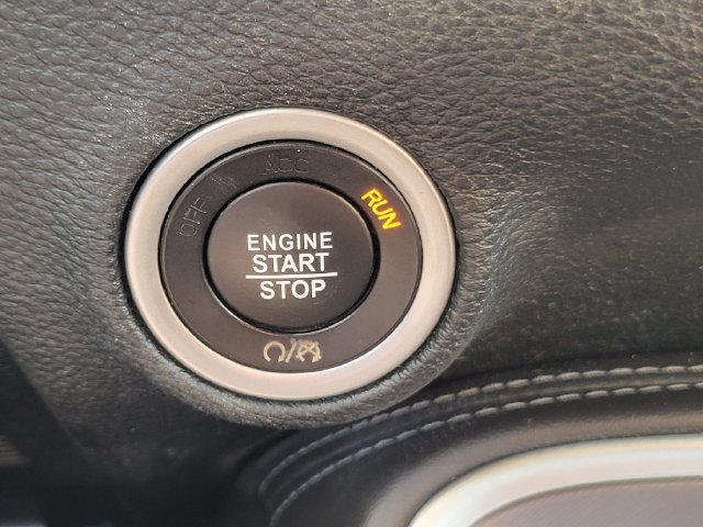 Used 2019 Dodge Challenger SXT RWD image 9