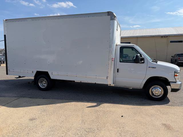 Used 2017 Ford E-450 and Econoline 450 Super Duty w/ Power Windows & Locks Group RWD image 34