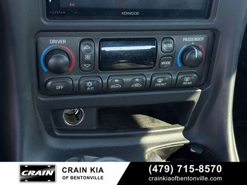 Used 2004 Chevrolet Corvette Convertible w/ Preferred Equipment Group image 13