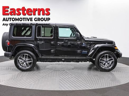 Used 2024 Jeep Wrangler Unlimited AWD/4WD image 4
