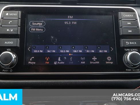 Used 2020 Nissan Versa SR w/ Convenience Package image 43