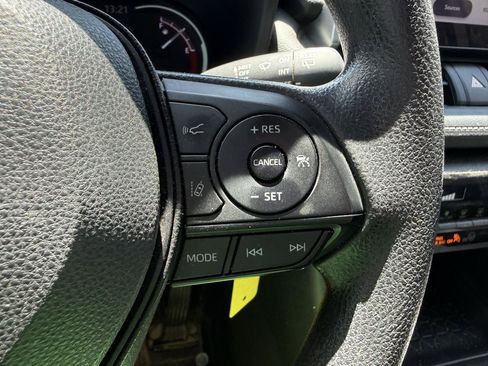 Used 2024 Toyota RAV4 LE FWD image 9
