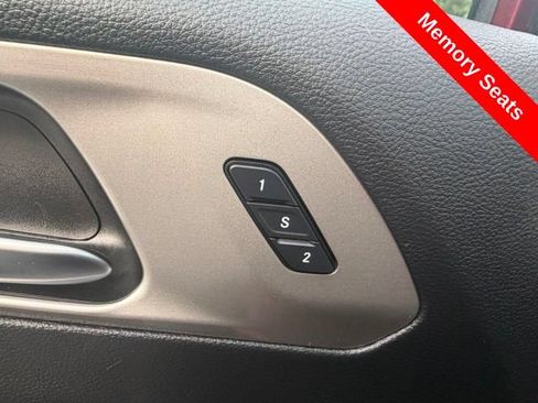 Used 2022 Chrysler Pacifica Limited w/ S Appearance Package FWD image 36
