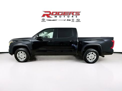Used 2023 Toyota Tundra SR5 w/ SR5 Convenience Package AWD/4WD image 9