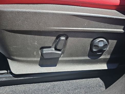Used 2018 Alfa Romeo Stelvio AWD image 32