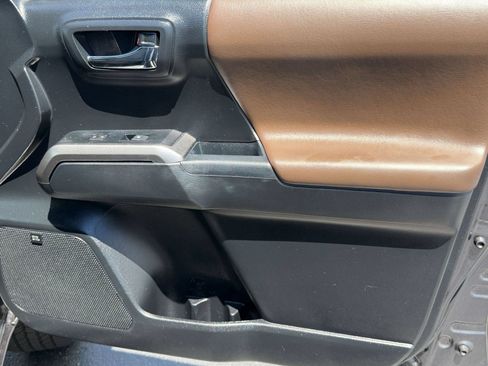 Used 2019 Toyota Tacoma Limited RWD image 34