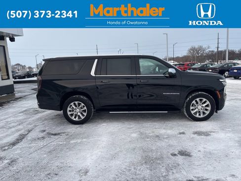 Used 2025 Chevrolet Suburban Premier image 6