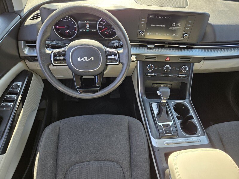 Certified 2023 Kia Carnival LX FWD image 13