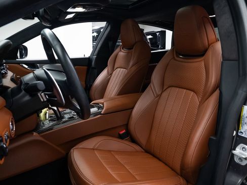 Used 2022 Maserati Quattroporte Trofeo RWD image 19