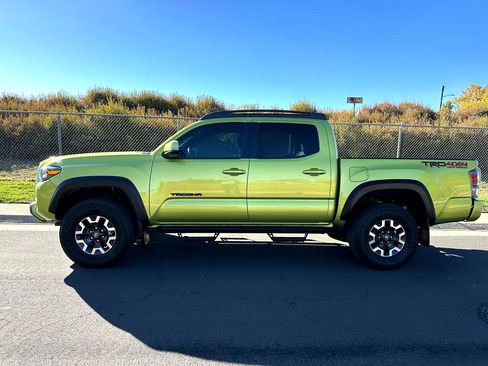 Used 2023 Toyota Tacoma TRD Off-Road image 2