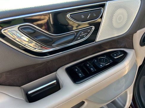 Used 2023 Lincoln Navigator Reserve image 23