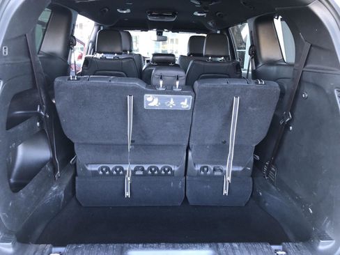 Used 2020 Chrysler Pacifica Touring-L image 22