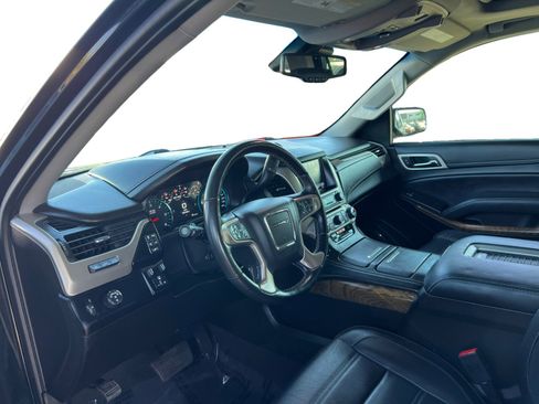 Used 2019 GMC Yukon Denali w/ Denali Ultimate Package image 9