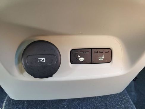 Certified 2023 Volvo XC40 B5 Plus w/ Driver Assist Package image 32