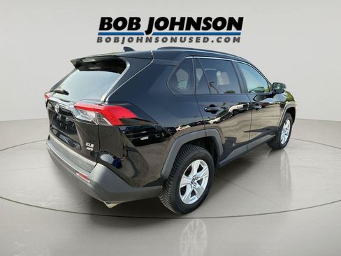 Used 2021 Toyota RAV4 XLE AWD/4WD image 21