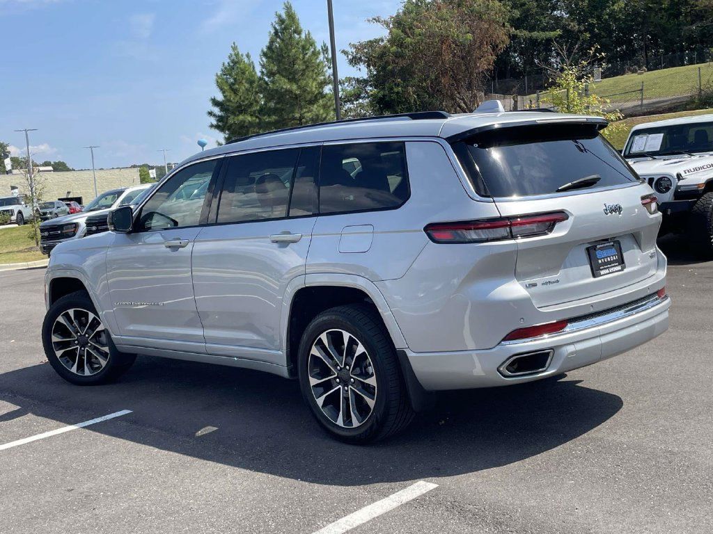 Used 2022 Jeep Grand Cherokee L Overland w/ MOPAR Finishing Package AWD/4WD image 5