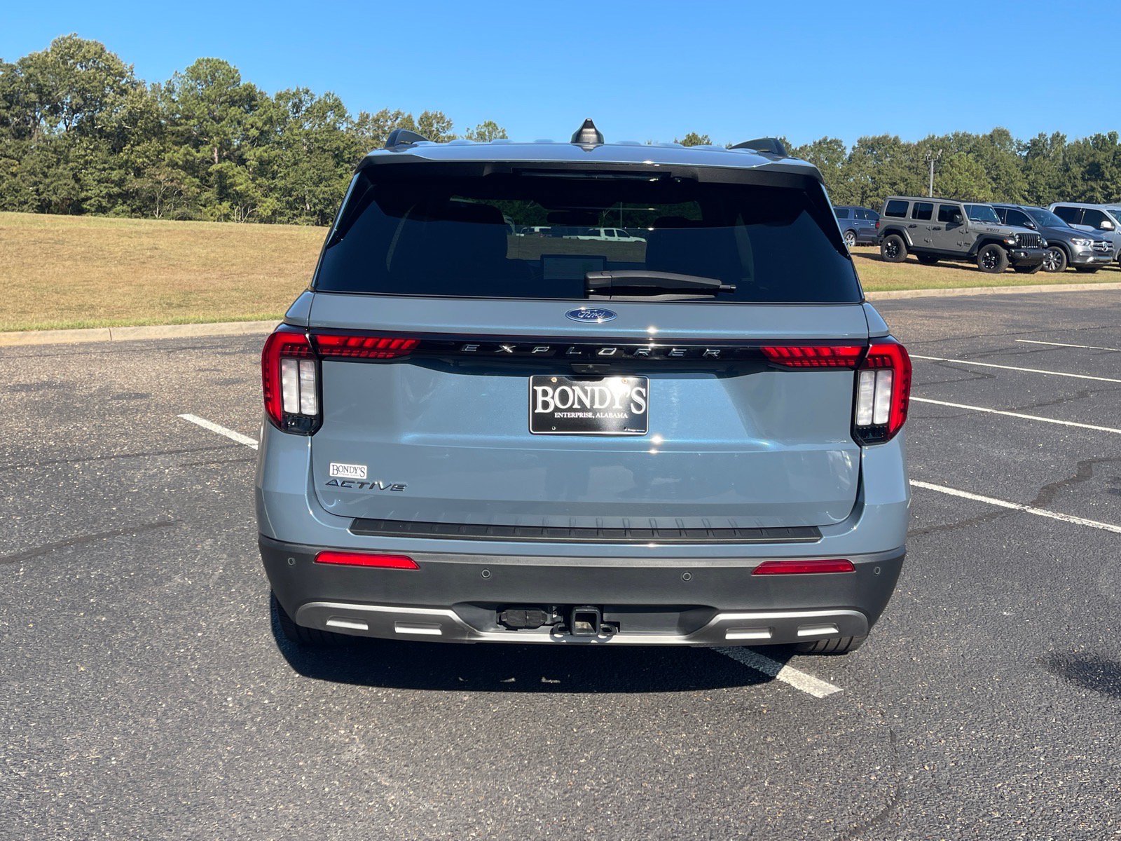 Used 2025 Ford Explorer Active w/ Active Comfort Package RWD image 15