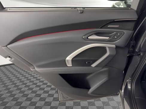 New 2025 Audi Q5 Prestige image 17