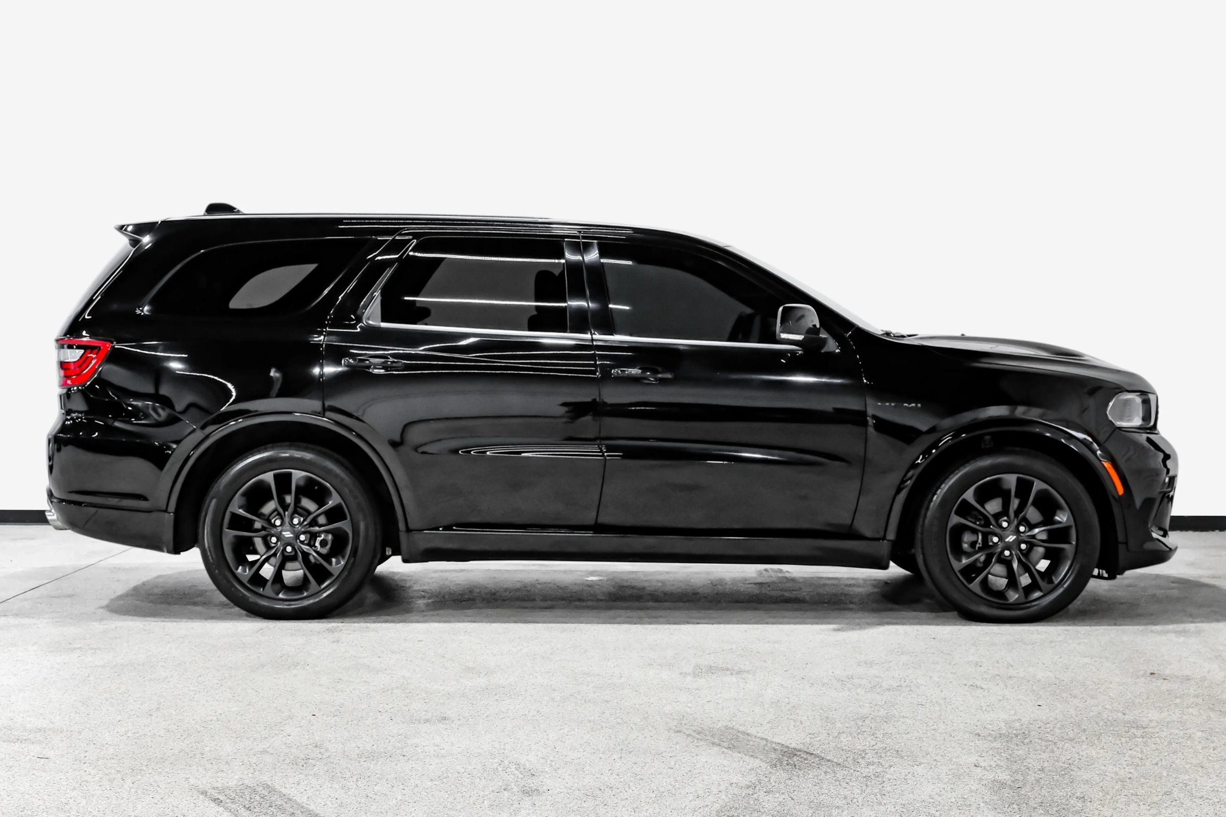 Used 2022 Dodge Durango R/T w/ Blacktop Package RWD image 5