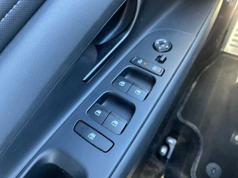 Used 2025 Hyundai Elantra Sport FWD image 24