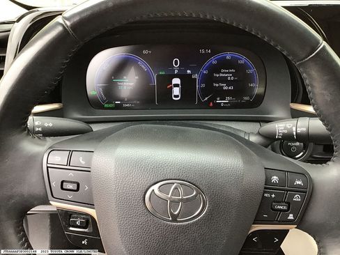 Used 2023 Toyota Crown Limited image 8