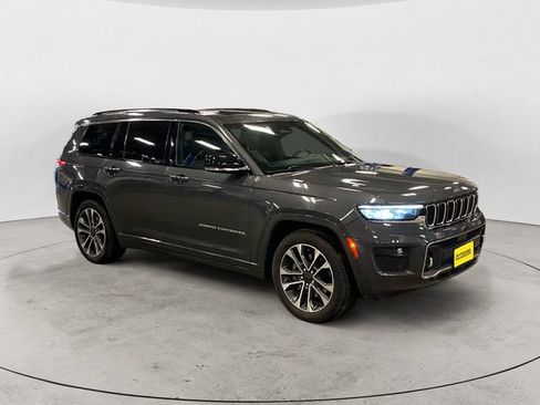 Used 2022 Jeep Grand Cherokee L Overland w/ Luxury Tech Group IV AWD/4WD image 3